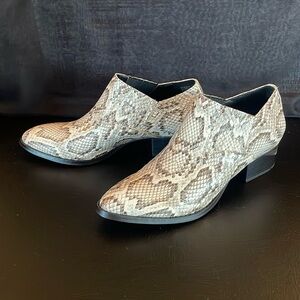 Like New! Steve Madden Barnett Snake Print Ankle Booties - Size 8.5